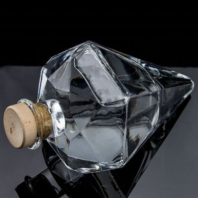 Прозрачный уникальный дизайн формы стеклянная бутылка с пробкой