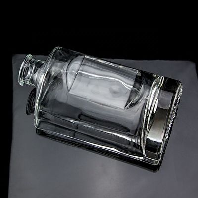 Конфигурация 750 мл бутылка для водки с прозрачной круглой отделкой