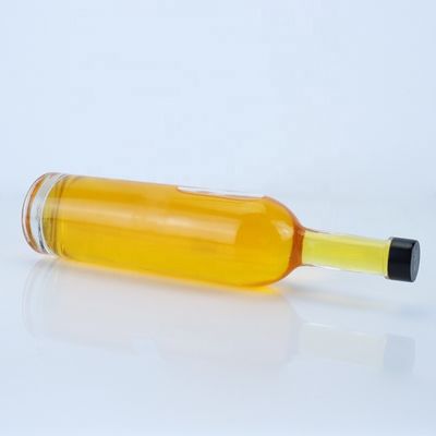 Custom Logo 700ml 750ml Высокий Клинт Круглая форма Стеклянная бутылка с винтовой верхней отделкой