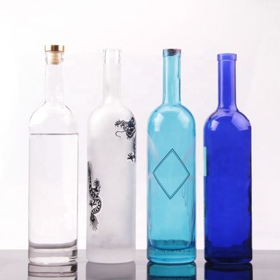 Бутылка для водки круглой формы 750 мл с пробковой крышкой и индивидуальной поверхностью