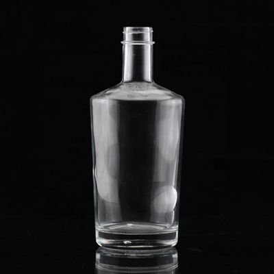 Промышленная водка Прозрачная стеклянная бутылка с короткой шеей и жирным телом 500 мл 750 мл