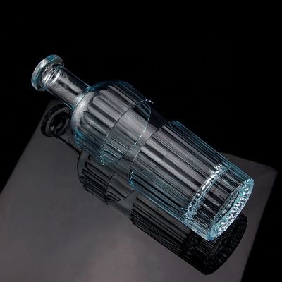 Красиво светло-голубой 750 мл 75cl Вертикальные полоски бутылка водки с крышкой из прозрачного стекла