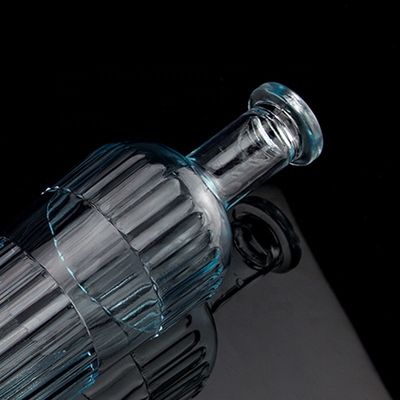 Красиво светло-голубой 750 мл 75cl Вертикальные полоски бутылка водки с крышкой из прозрачного стекла