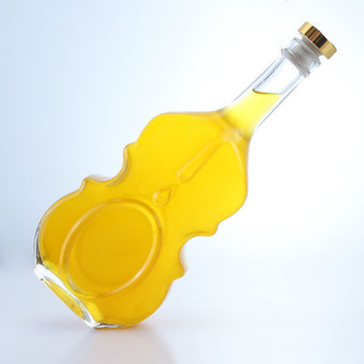 Неплохая бутылка водки с пробкой
