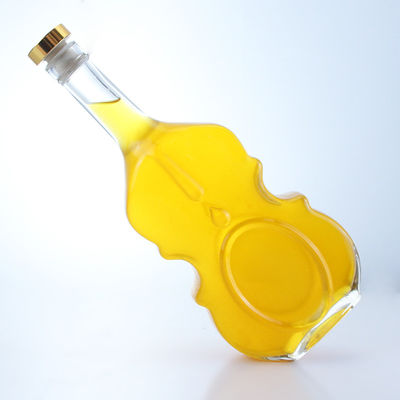 Неплохая бутылка водки с пробкой