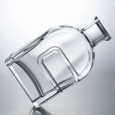 Шкляная бутылка для джина, рома, коньяка, водки и пробки