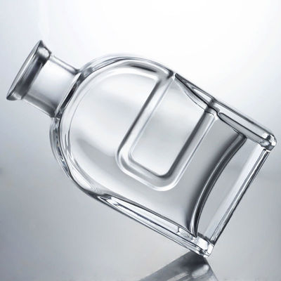Шкляная бутылка для джина, рома, коньяка, водки и пробки