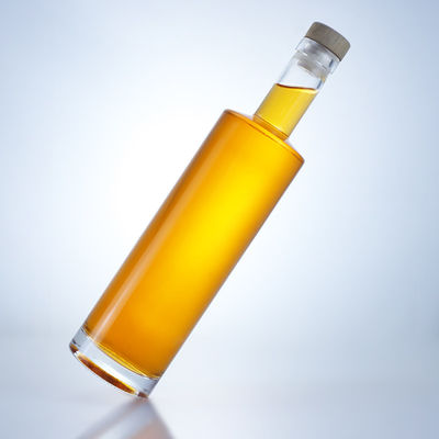 Стеклянная бутылка для алкоголя с тяжелой основой и пробкой
