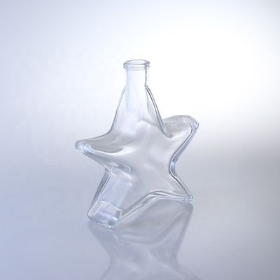 Специальная бутылка с виски, водкой и бренди, с пробковой поверхностью из стекла