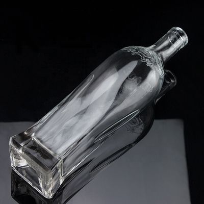 750 мл Super Flint Round Shoulder Square Based Rum Vodka Liquor Glass Bottle With Cork 750 мл Супер Флинт Круглое плечевое квадратное ромовое водка ликёрная стеклянная бутылка с пробкой